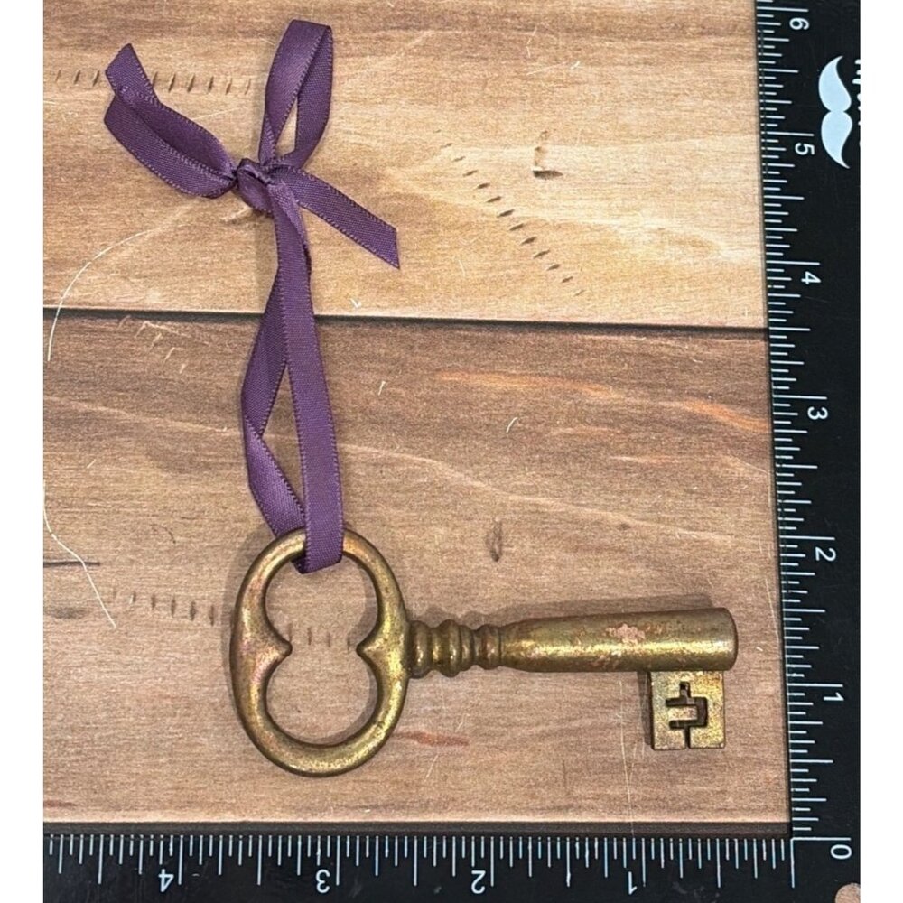 232596P Vintage Inspired Metal Key W/ RIBBON Decor Ornamental Embellishment